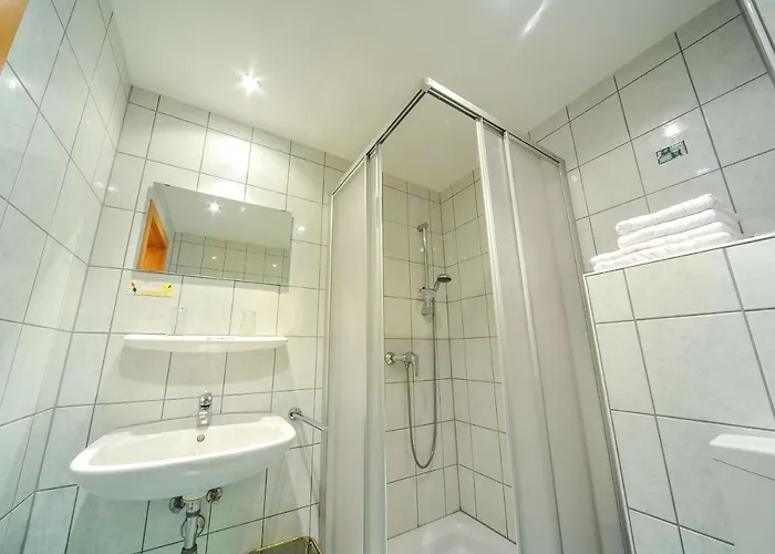 Cafe Hoppala Hotel *